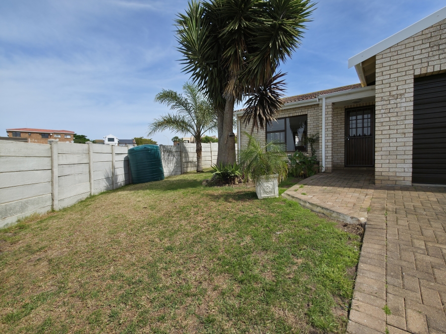 2 Bedroom Property for Sale in Wavecrest Eastern Cape
